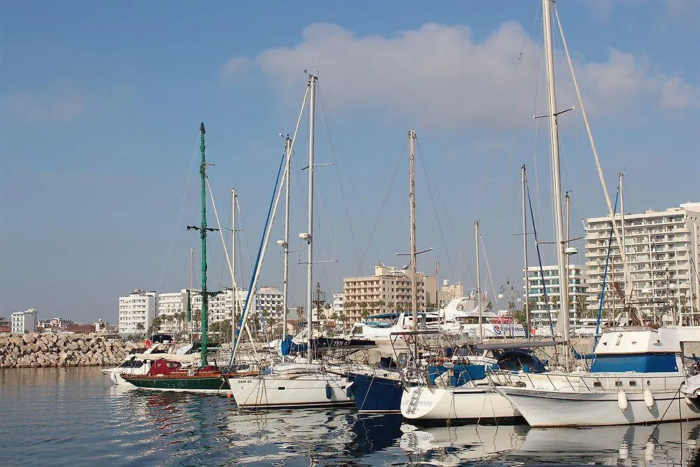 ** Apart Otel Eleonora Hotel Apartments Larnaca Kıbrıs
