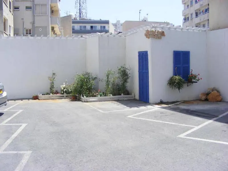 Eleonora Hotel Apartments Larnaca Kıbrıs