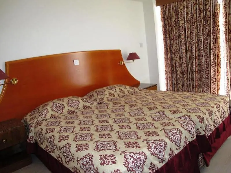 Eleonora Hotel Apartments Larnaca 2*,