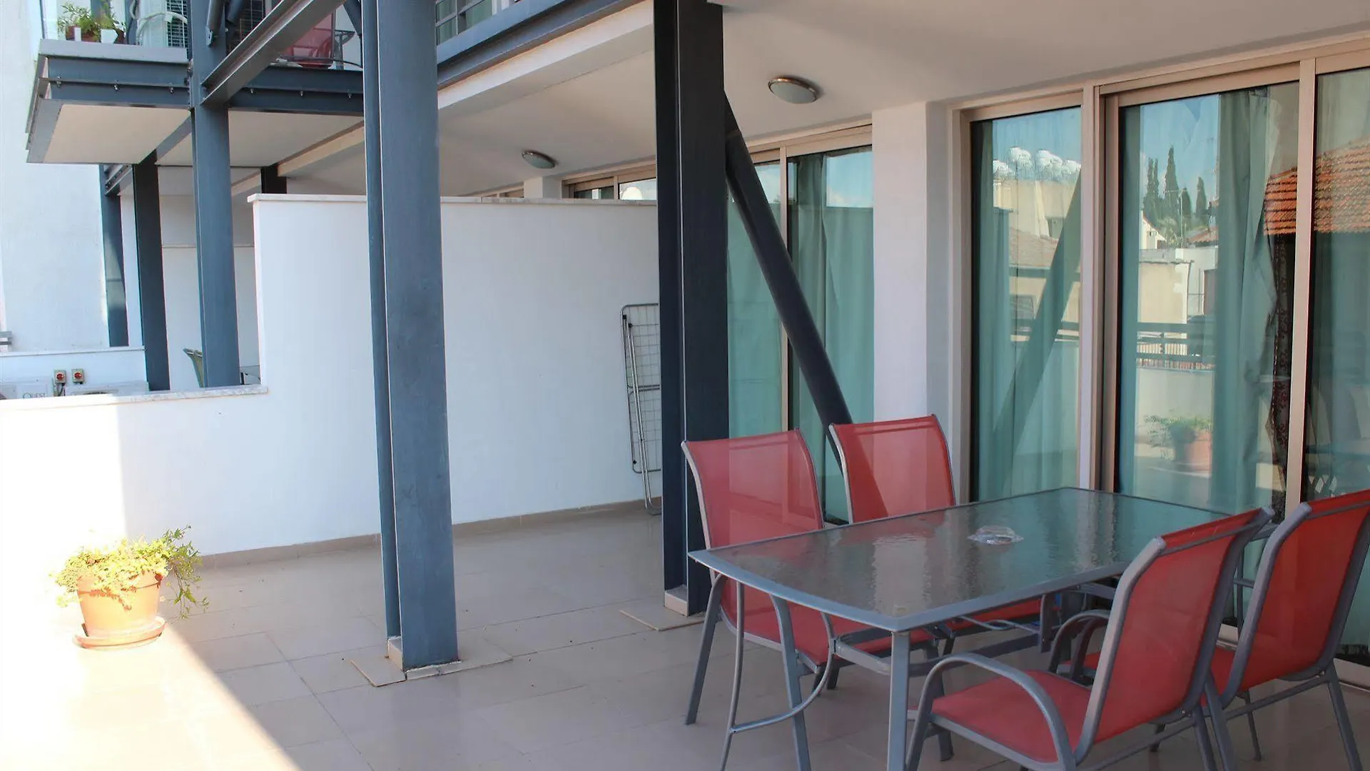 Eleonora Hotel Apartments Larnaca Apart Otel