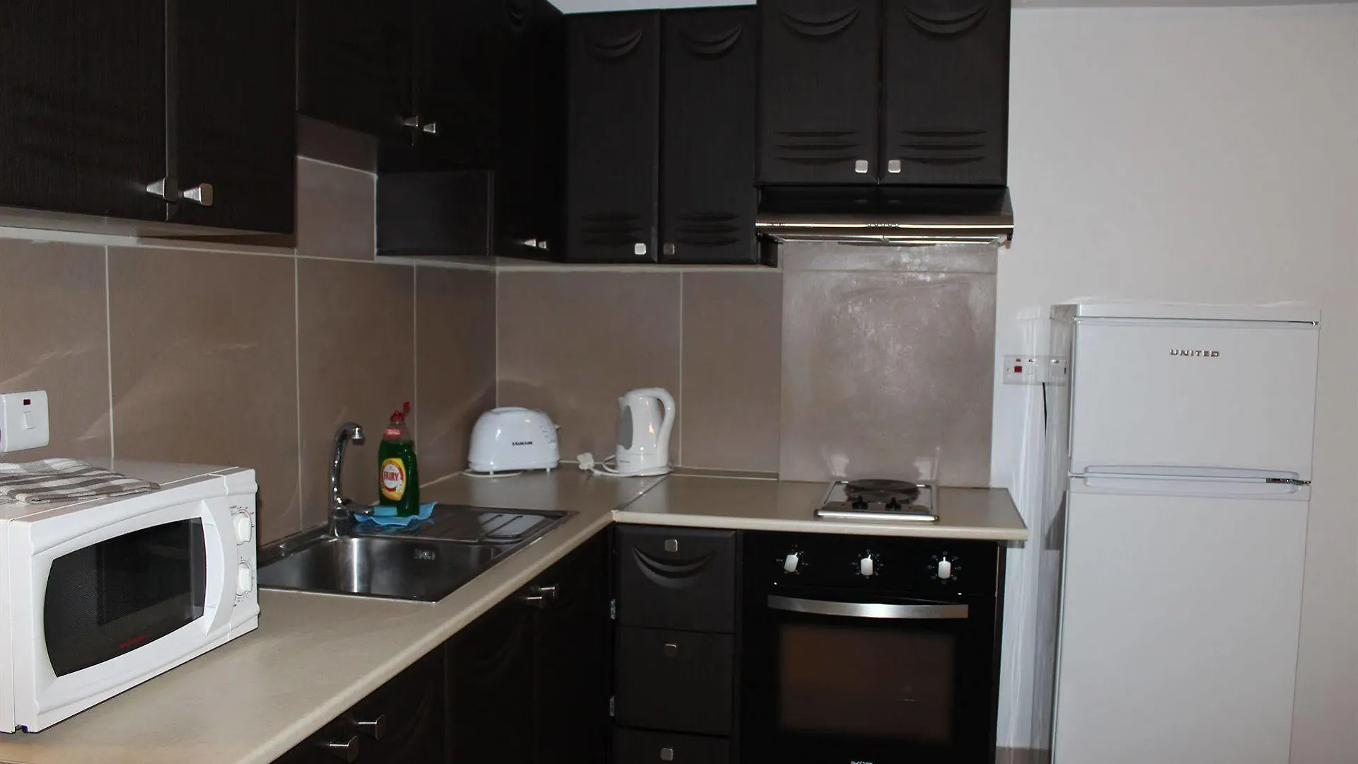 Eleonora Hotel Apartments Larnaca Kıbrıs